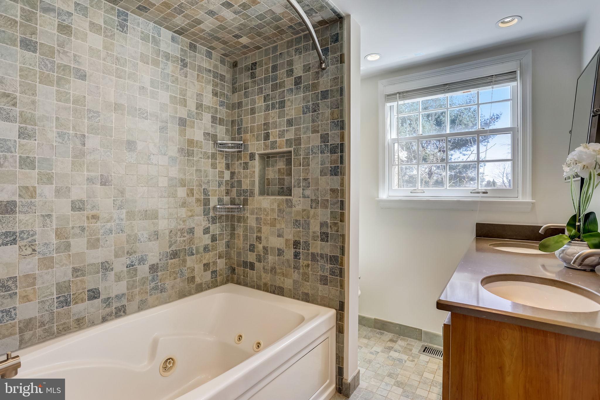 628 Paddock Road Havertown, PA 19083 - Photo 20 of 52 1st Floor Bathroom