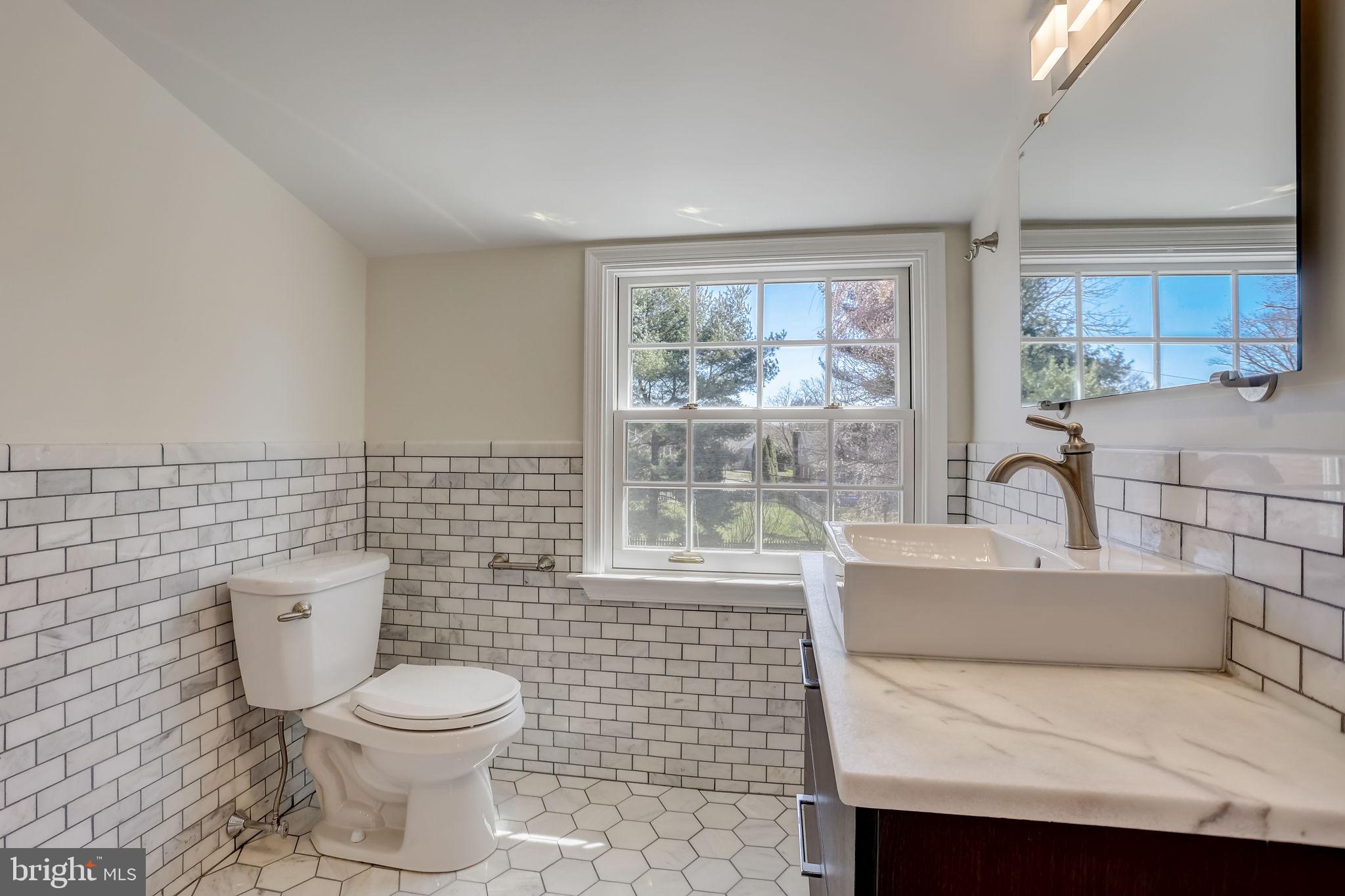 628 Paddock Road Havertown, PA 19083 - Photo 34 of 52 2nd Floor - Bedroom 4 | en-suite bathroom