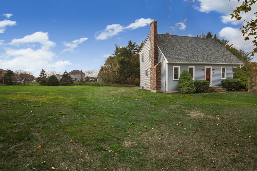 34 Central Tree Road Rutland, MA 01543 - Photo 3 of 30 a view of a house with yard and a garden