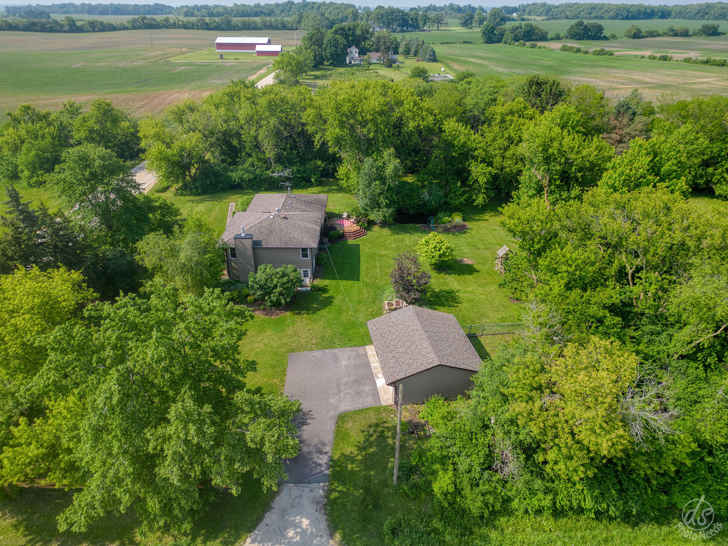 28671 Moose Range Road Sycamore, IL 60178 - Photo 59 of 69 a view of a garden with a lake view