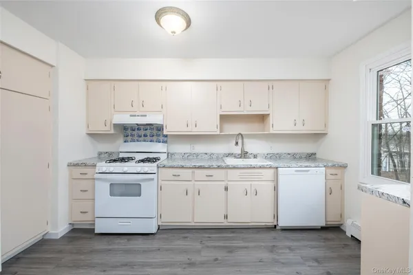 $239,000 | 1668 Highway 9, Unit 1F, Wappingers Falls, NY 12590