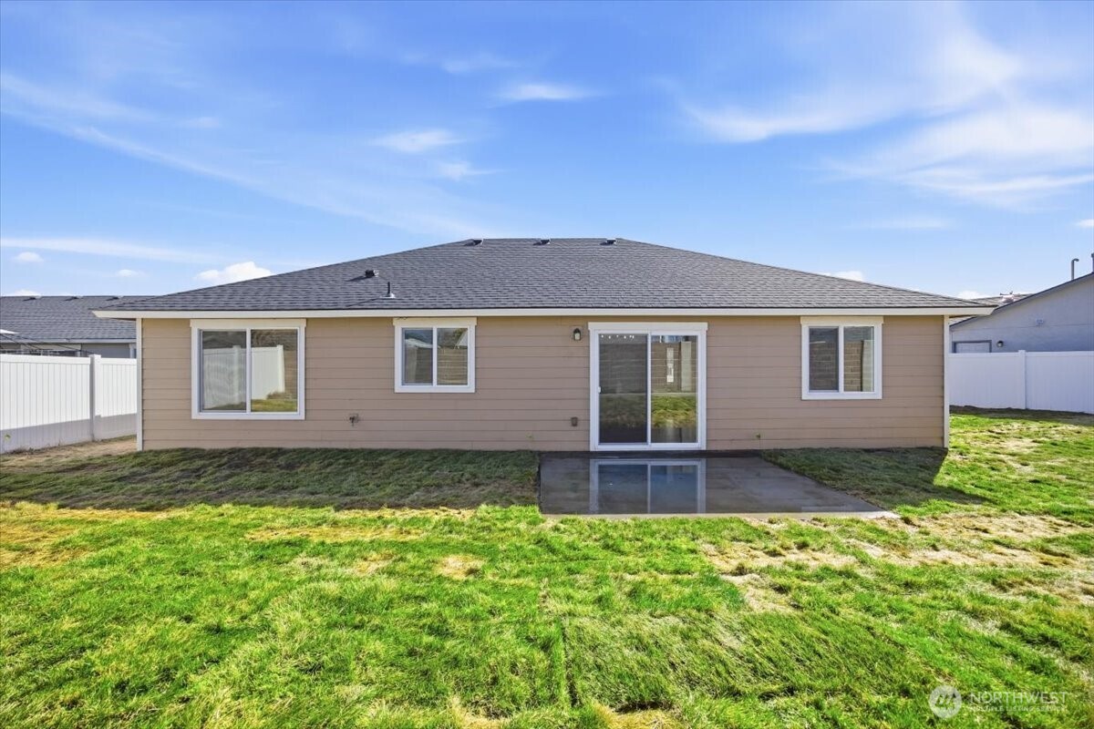 3709 Morehouse Place Pasco, WA 99301 - Photo 31 of 32 a view of a house with a yard