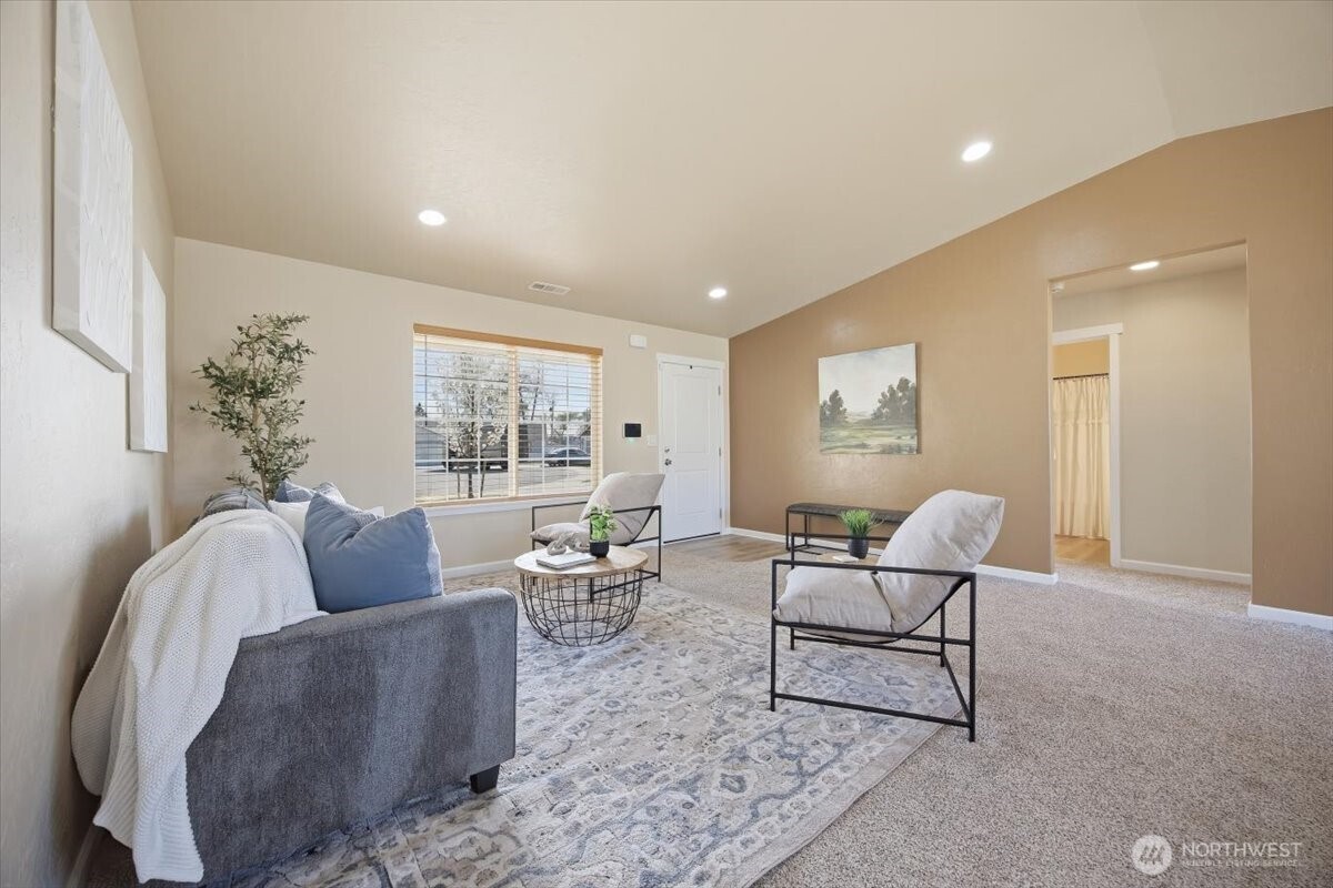 3709 Morehouse Place Pasco, WA 99301 - Photo 6 of 32 a living room with furniture and a large window