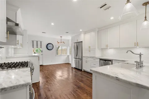 $800,000 | 616 Teetshorn Street, Houston, TX 77009