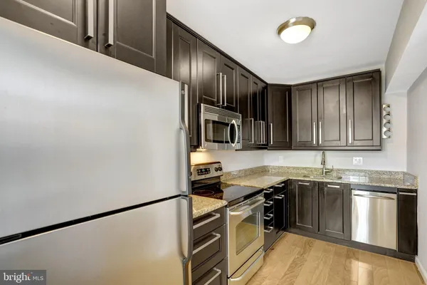 $2,000 | 1906 North Rhodes Street, Unit 51, Arlington, VA 22201