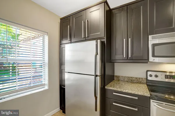 $2,000 | 1906 North Rhodes Street, Unit 51, Arlington, VA 22201