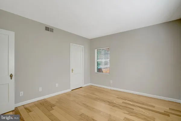 $2,000 | 1906 North Rhodes Street, Unit 51, Arlington, VA 22201