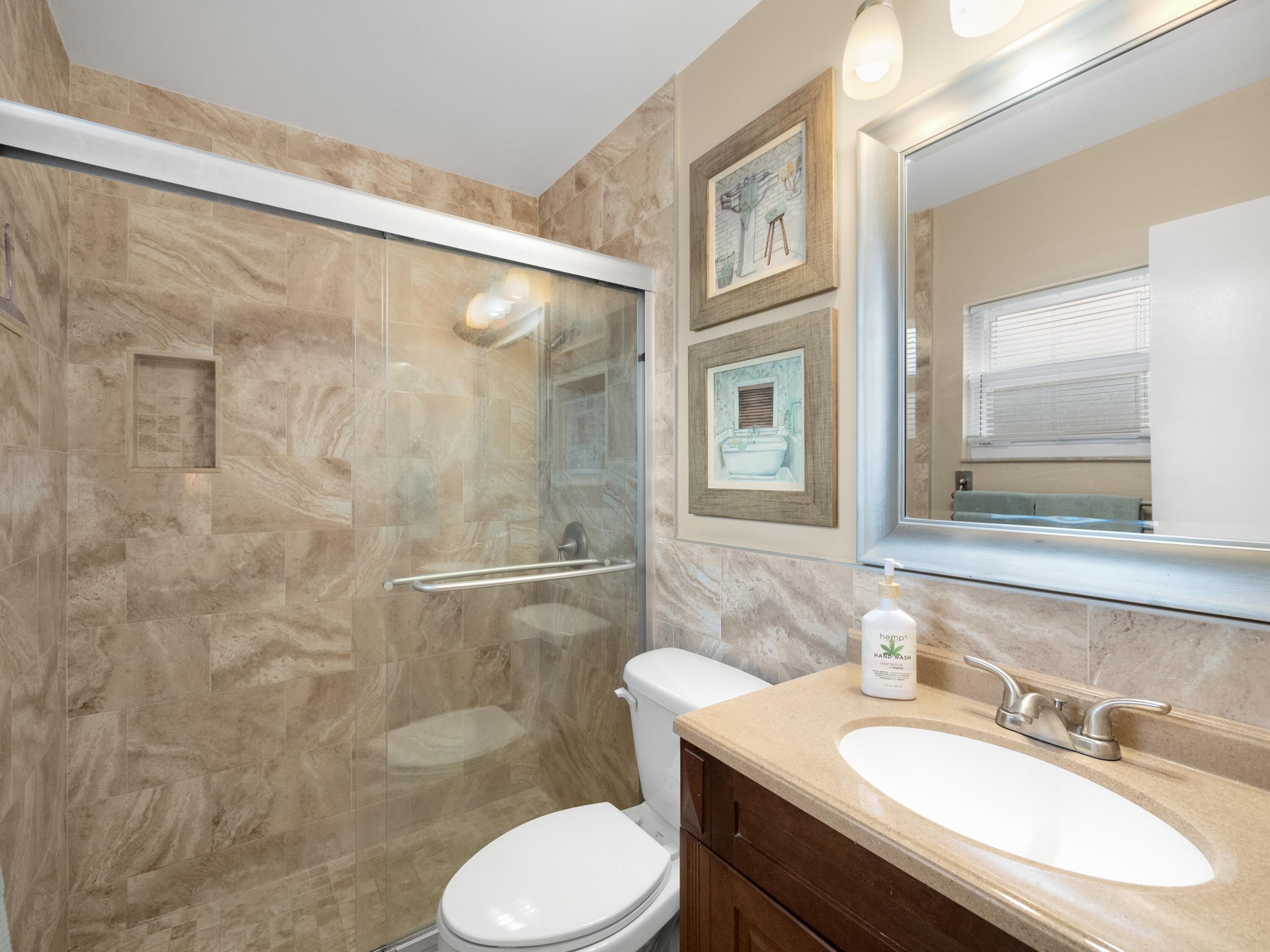 9536 Burlington Place Boca Raton, FL 33434 - Photo 9 of 20 Master Bath