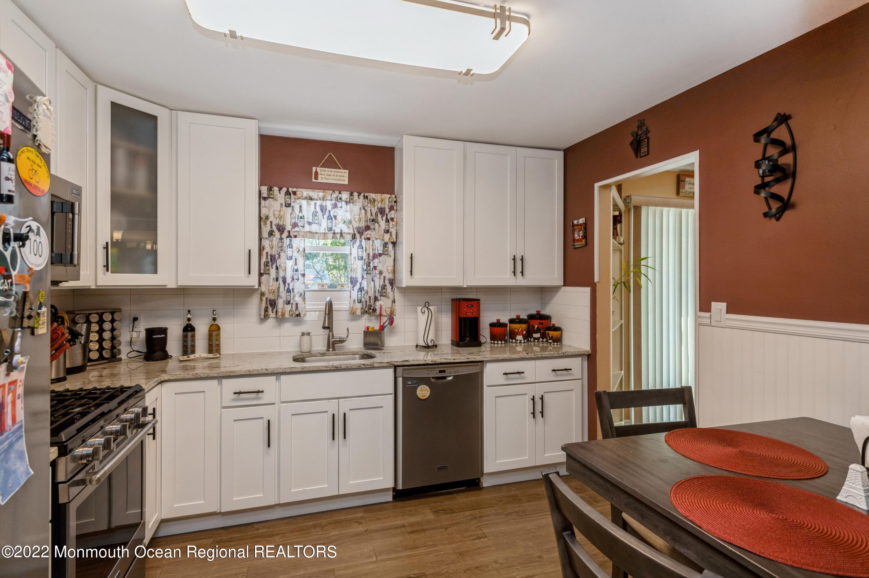 103 Newbury Road Howell, NJ 07731 - Photo 2 of 22 04_103NewburyRd_5_Kitchen_HiRes