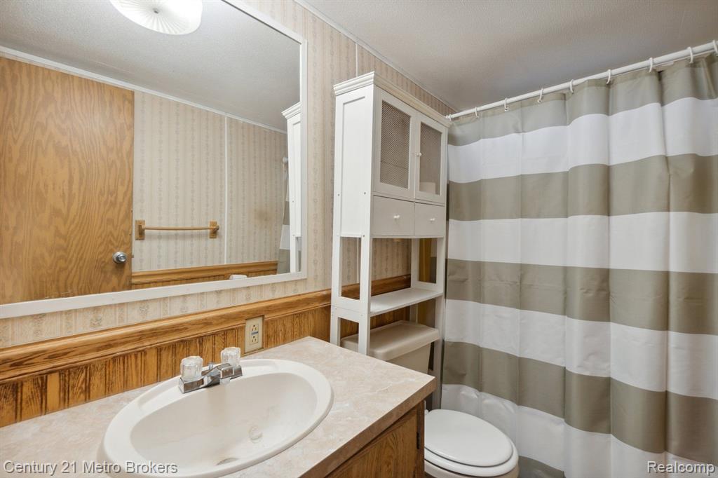 5499 Rensselear Drive Lapeer, MI 48446 - Photo 16 of 28 Gallery Image 16