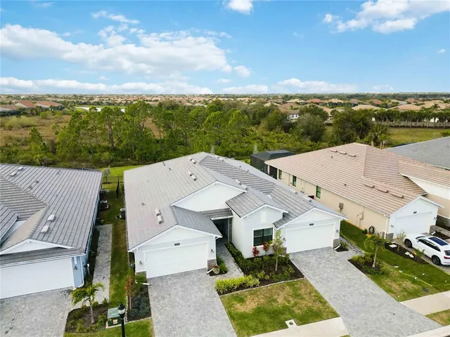 $445,000 | 18803 Dayspring Place, Venice, FL 34293