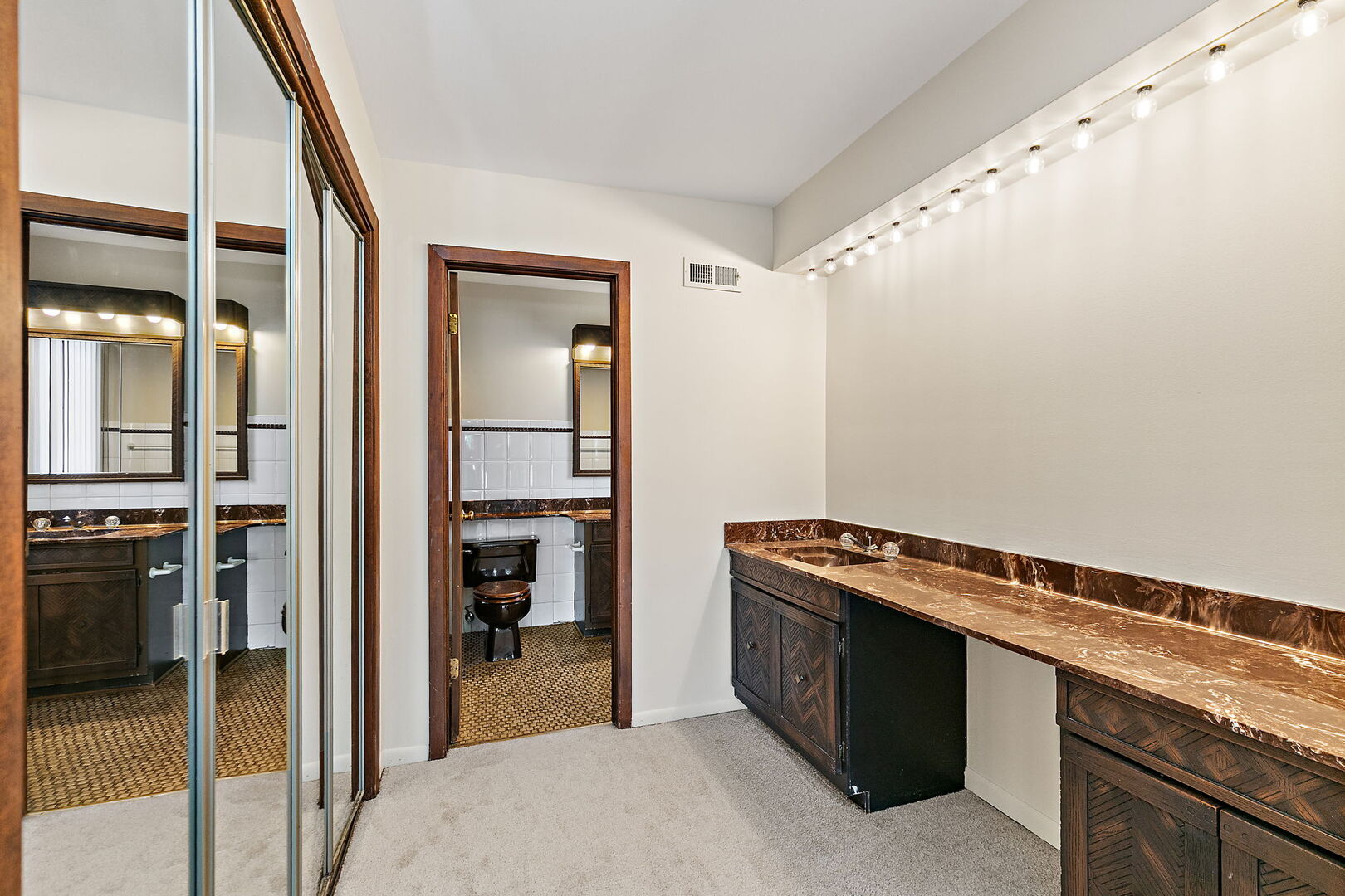 1133 Thatcher Lane Addison, IL 60101 - Photo 27 of 36