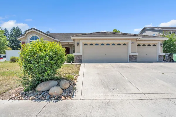 $739,888 | 9516 Grasmeer Way, Elk Grove, CA 95624