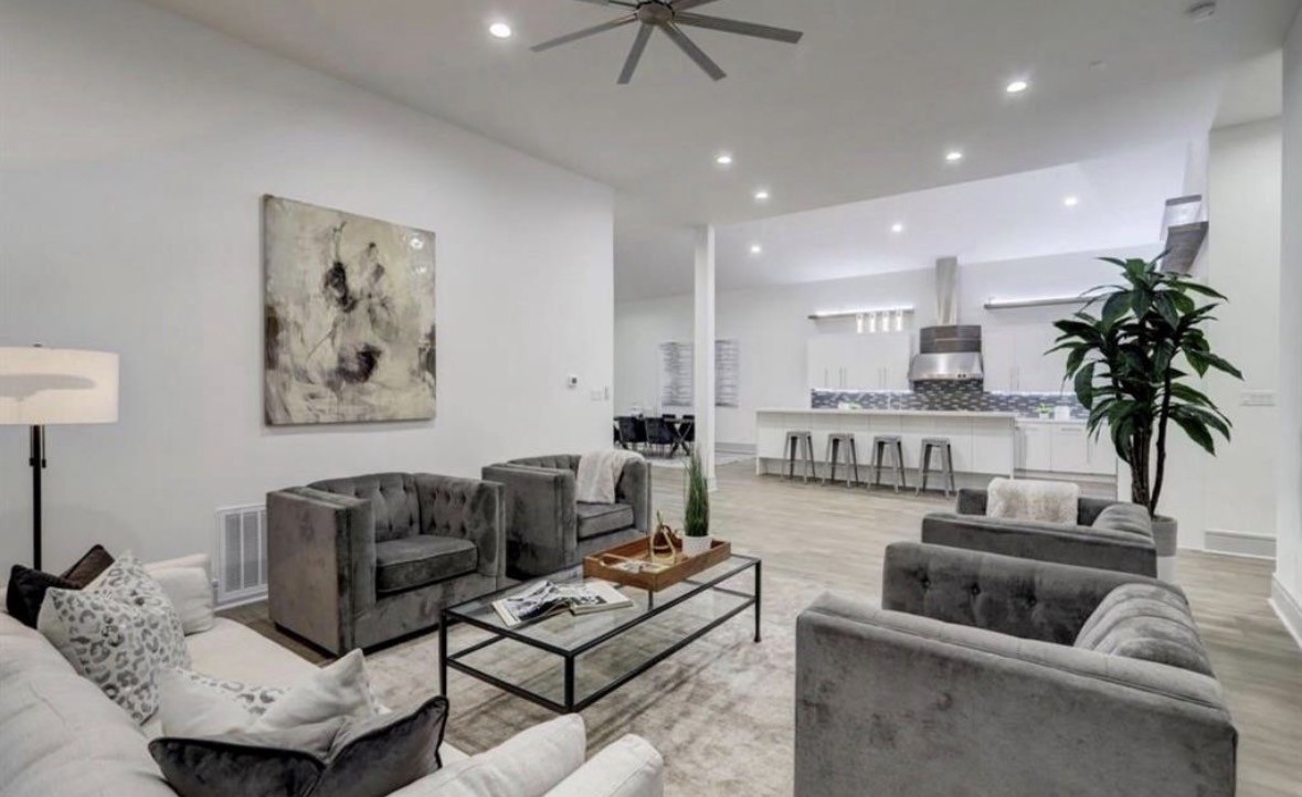 1709 Reverse Street Houston, TX 77055 - Photo 9 of 26 a living room with furniture and a couch
