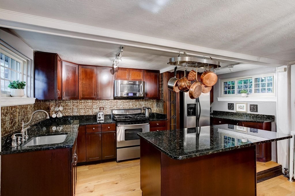 7 Millett Road Swampscott, MA 01907 - Photo 14 of 42 Gallery Image 14