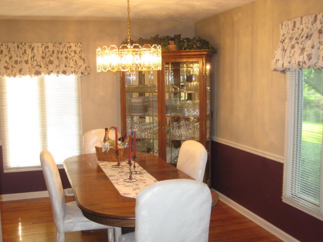 18 Green Ridge Road Elgin, IL 60120 - Photo 3 of 15