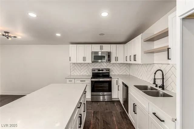 $385,000 | 3220 Stanley Avenue, North Las Vegas, NV 89030