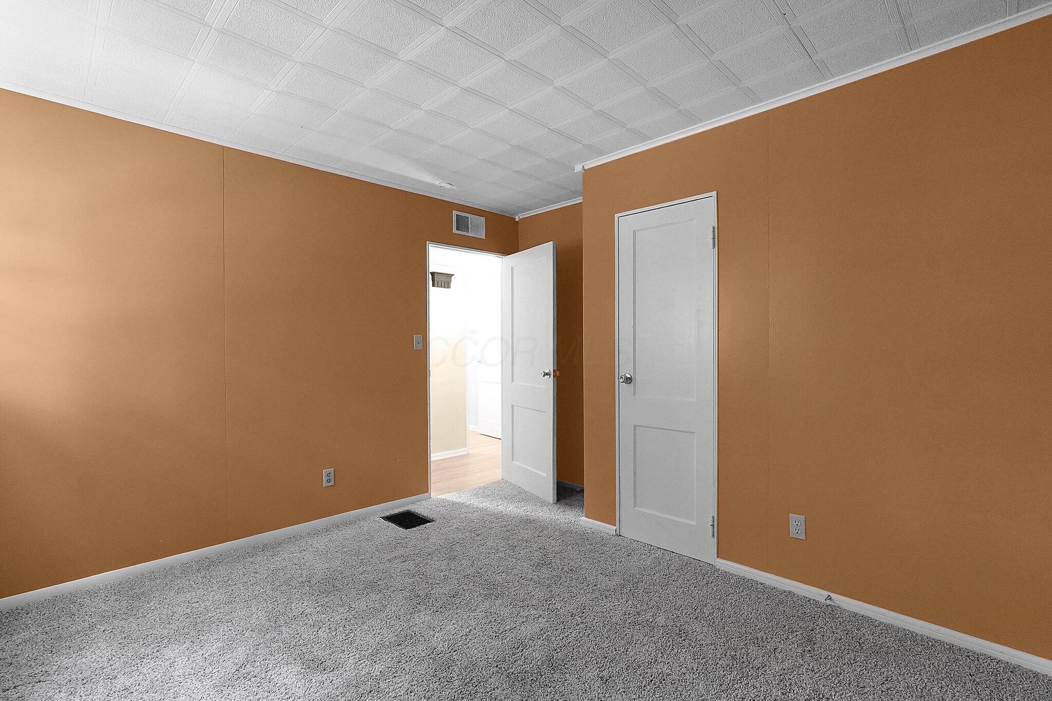 1086 South Hampton Road Columbus, OH 43227 - Photo 12 of 22 14-web-or-mls-1086-s-hampton-rd