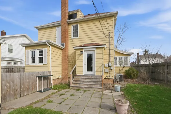 $249,900 | 1908 Kenwood Avenue, Fort Wayne, IN 46805
