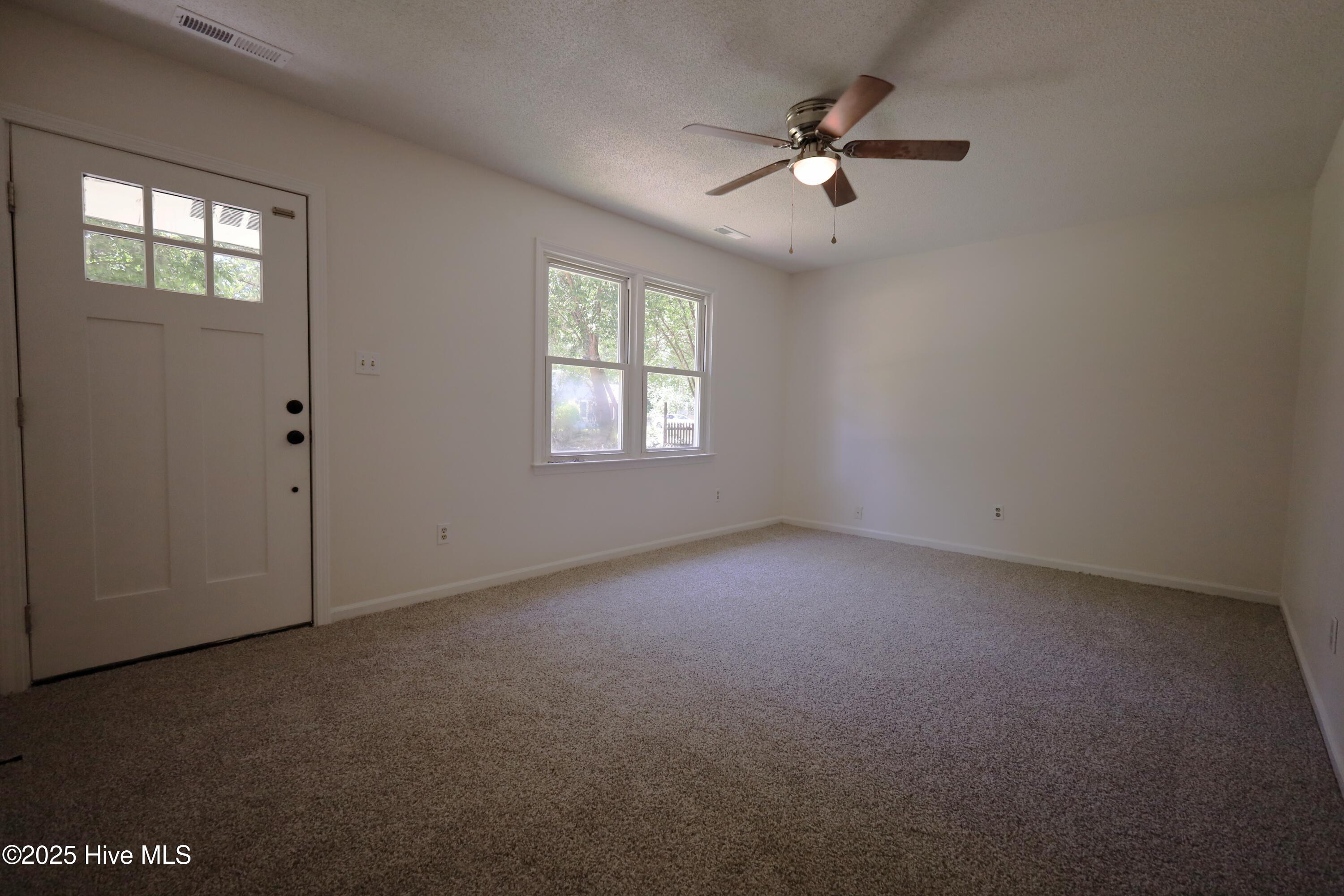 304 Luann Road Jacksonville, NC 28540 - Photo 3 of 14 IMG_3413