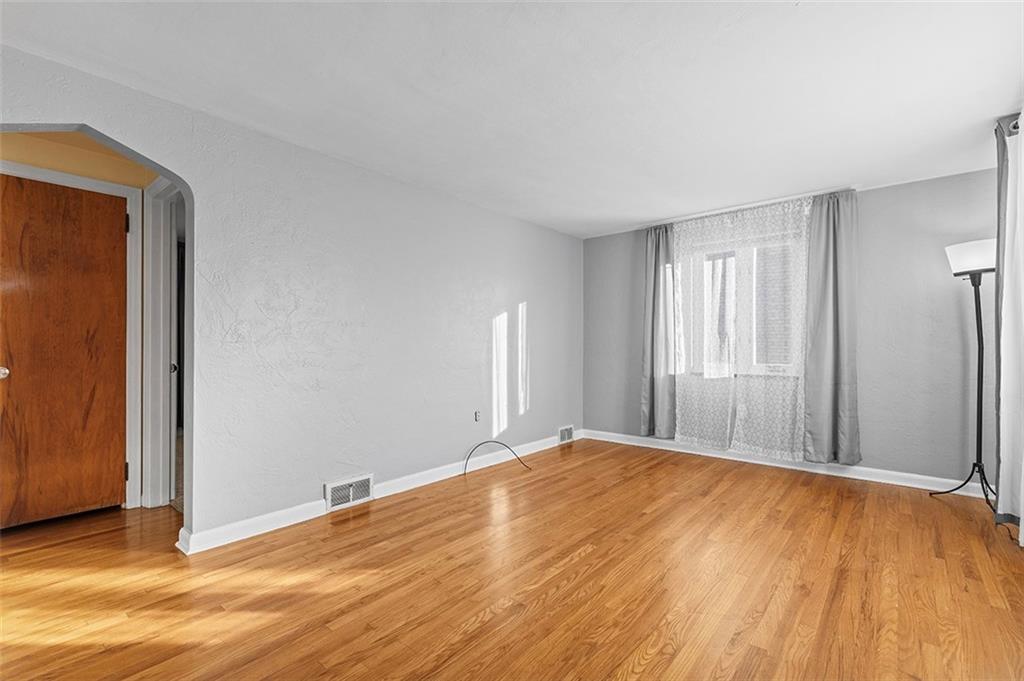1027 Connor Road Pittsburgh, PA 15234 - Photo 5 of 40 Gallery Image 5