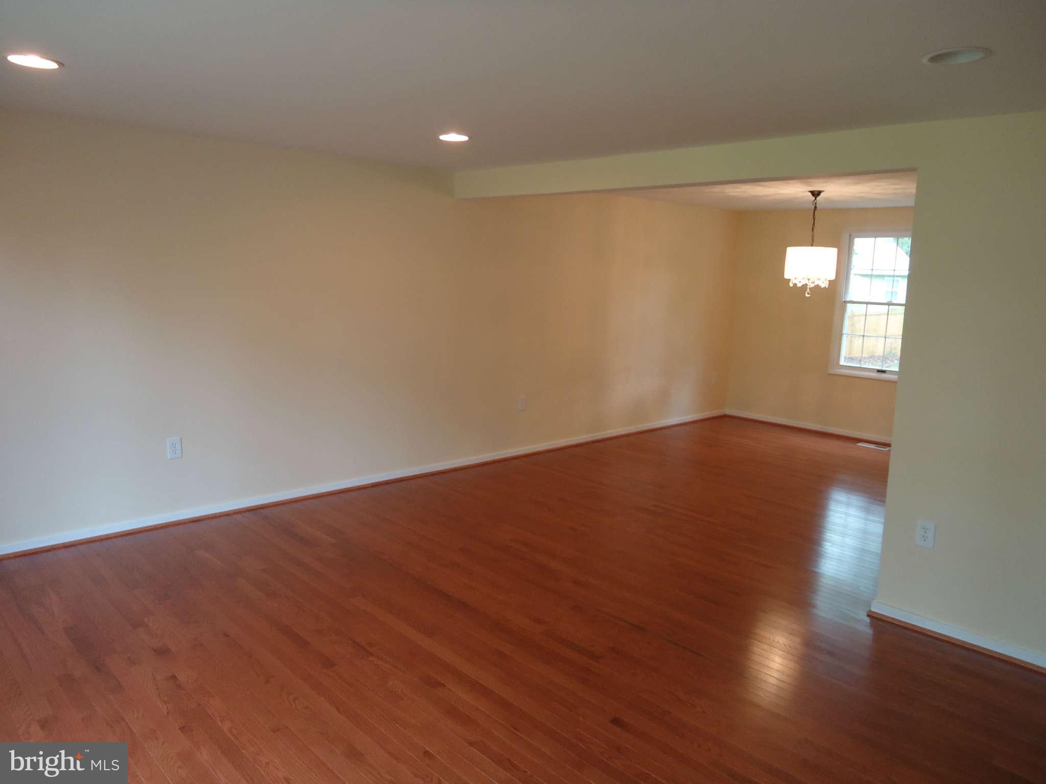 8413 Fort Foote Road Fort Washington, MD 20744 - Photo 7 of 22 Living Room