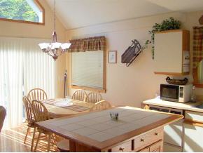 618 Howes Loop Wilmington, VT 05363 - Photo 3 of 12 Gallery Image 3