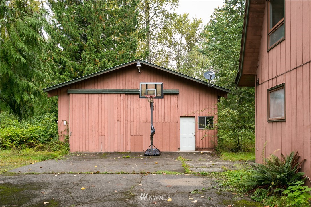 2666 East Smith Road Bellingham, WA 98226 - Photo 25 of 35 Gallery Image 25