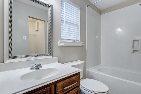 $2,000 | 10822 Cane Grove Lane, Houston, TX 77075