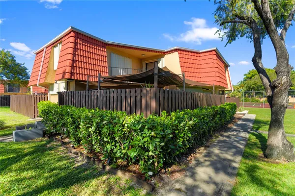 $2,700 | 22940 Oxford Place, Unit C, Boca Raton, FL 33433