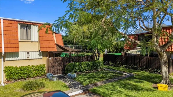 $2,700 | 22940 Oxford Place, Unit C, Boca Raton, FL 33433