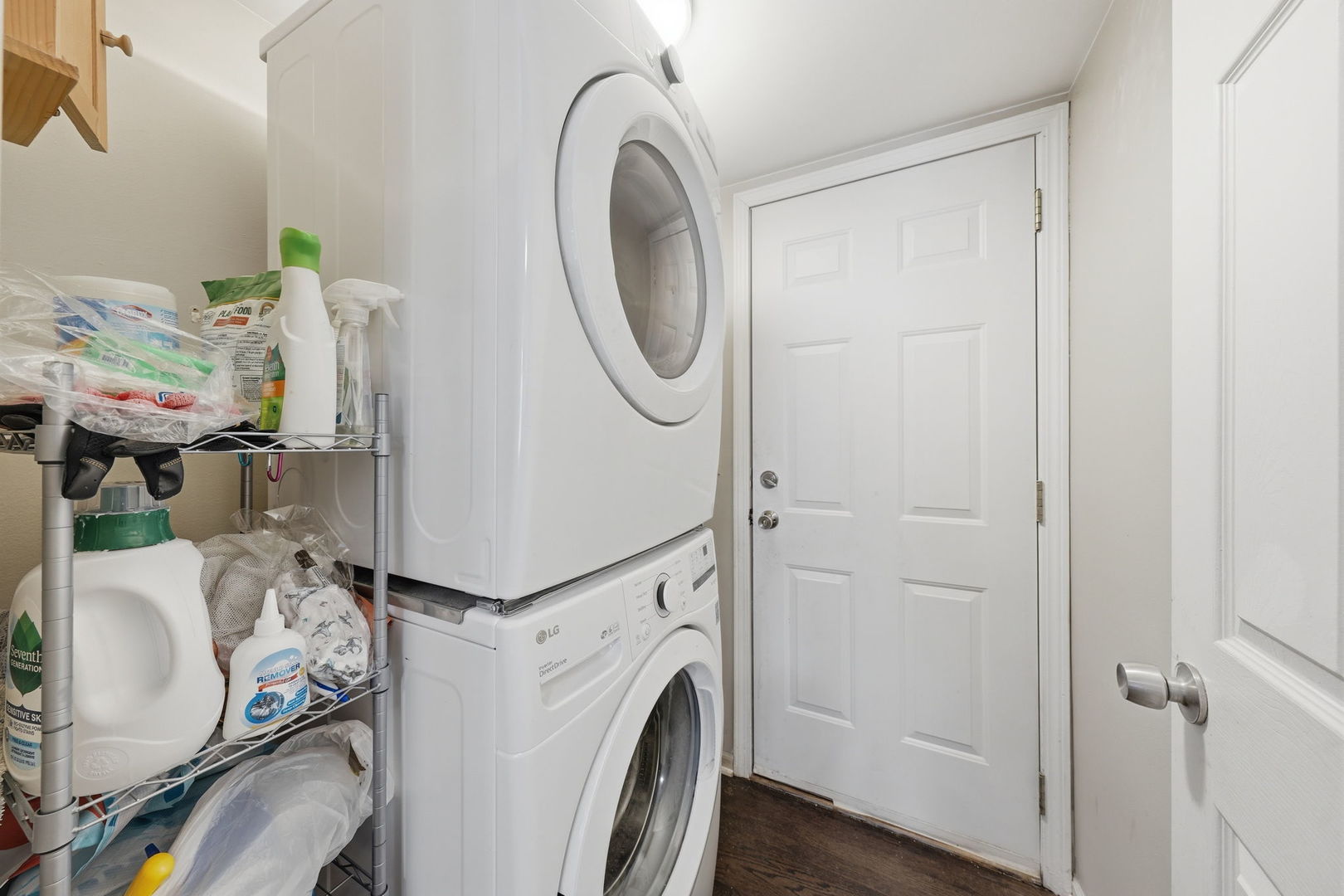447 Thorndale Court Buffalo Grove, IL 60089 - Photo 23 of 24 a utility room with dryer and washer