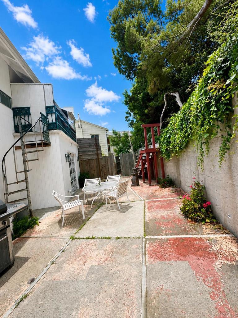 507 West Rustic Road Santa Monica, CA 90402 - Photo 35 of 41 AI Alteration