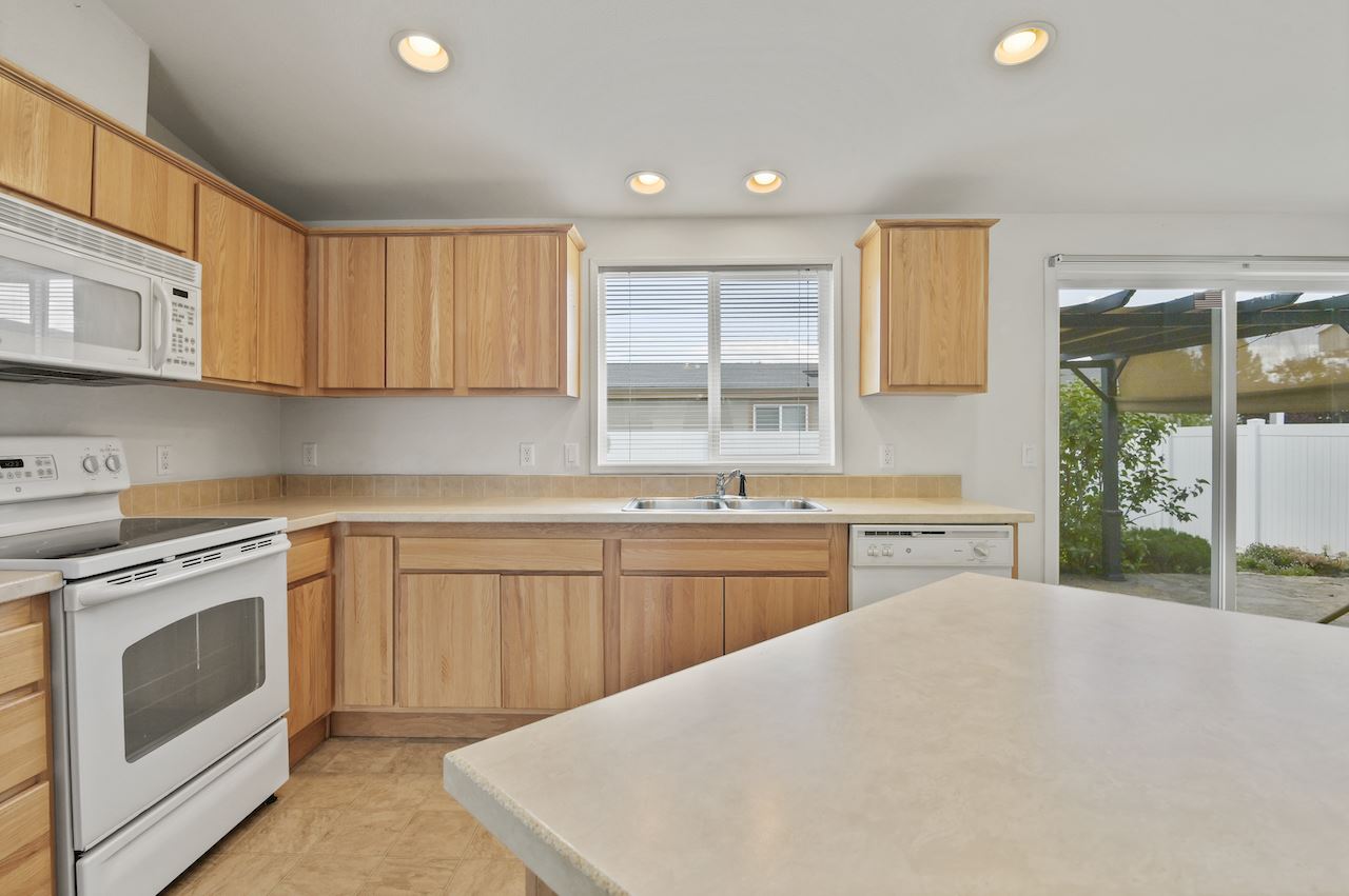 215 Meadowmere Road Deer Park, WA 99006 - Photo 12 of 21 Gallery Image 12