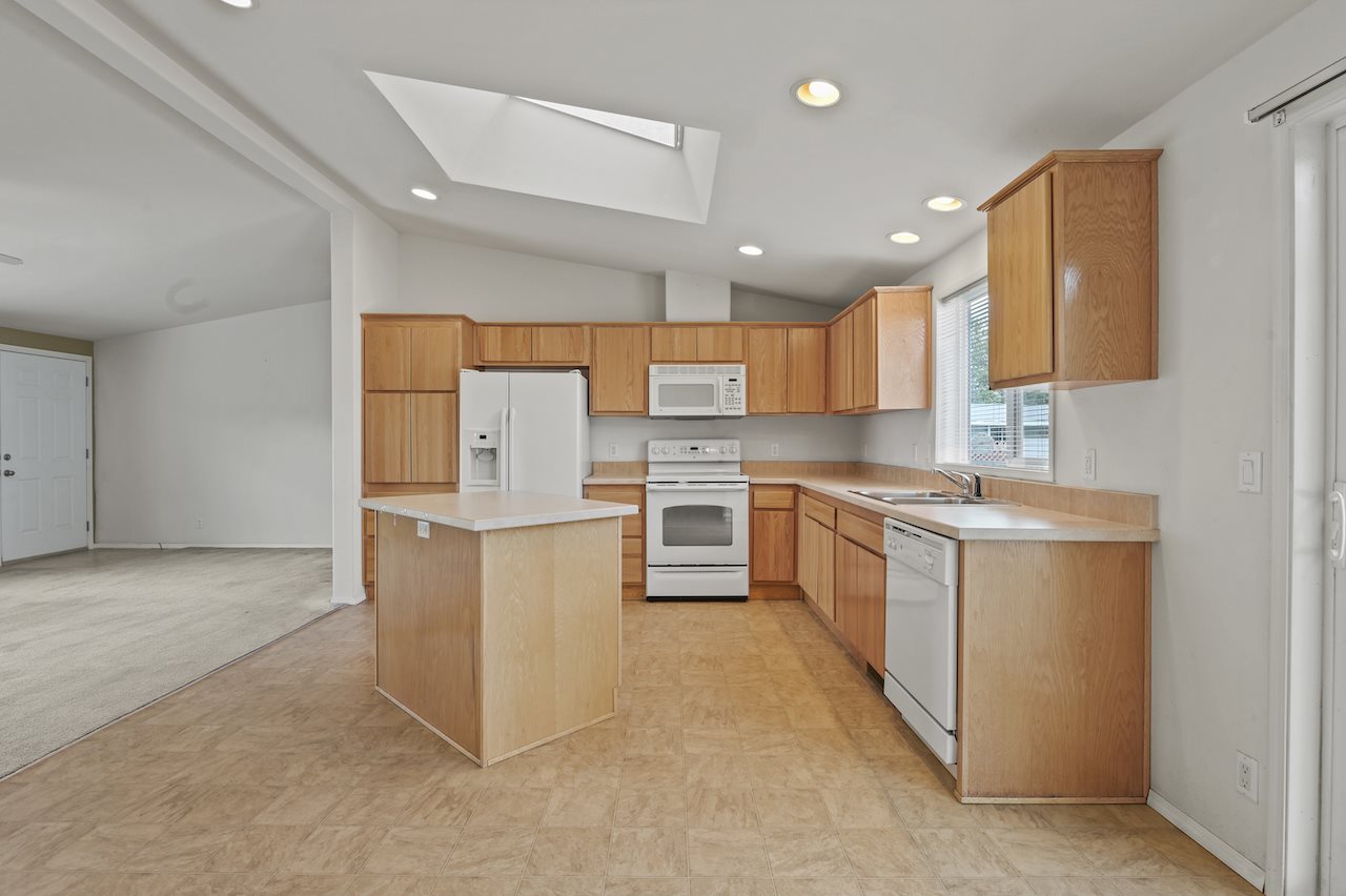 215 Meadowmere Road Deer Park, WA 99006 - Photo 10 of 21 Gallery Image 10