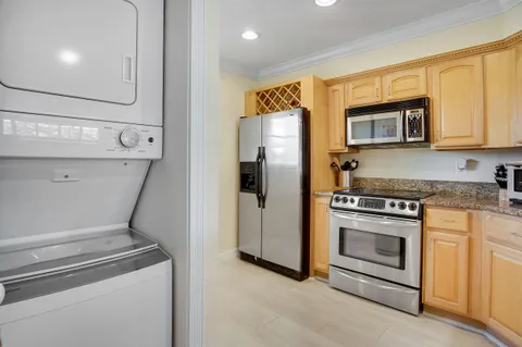$396,000 | 1501 East Broward Boulevard, Unit 705, Fort Lauderdale, FL 33301