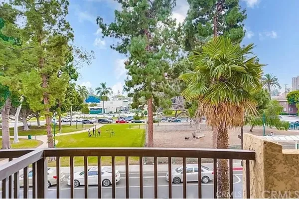 $3,300 | 2015 East Broadway, Unit 302, Long Beach, CA 90803