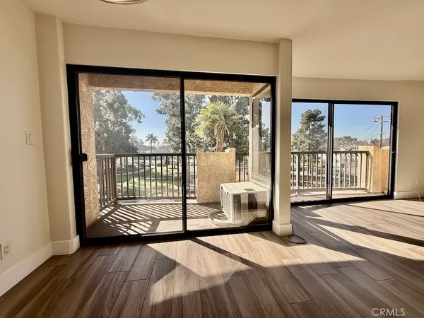$3,300 | 2015 East Broadway, Unit 302, Long Beach, CA 90803