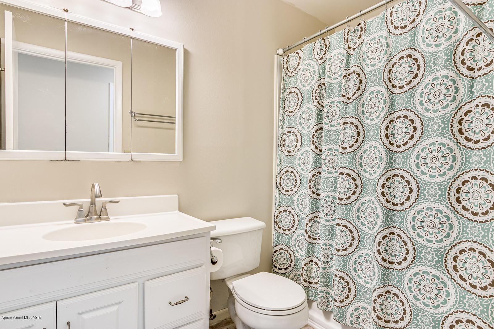 5964 Rena Avenue Cocoa, FL 32927 - Photo 10 of 16 Guest Bathroom
