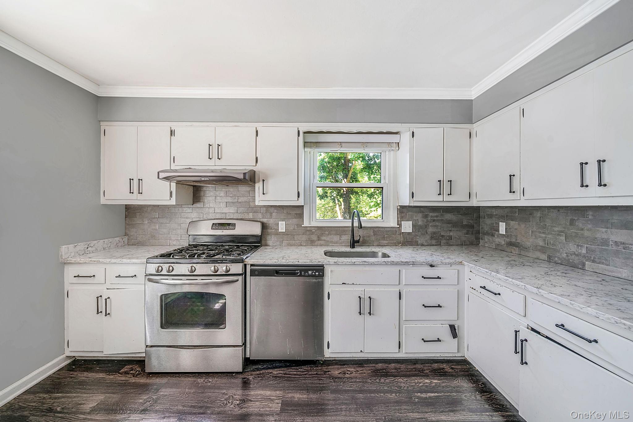 31 Crooked Hill Road Huntington, NY 11743 - Photo 5 of 32 Kitchen
