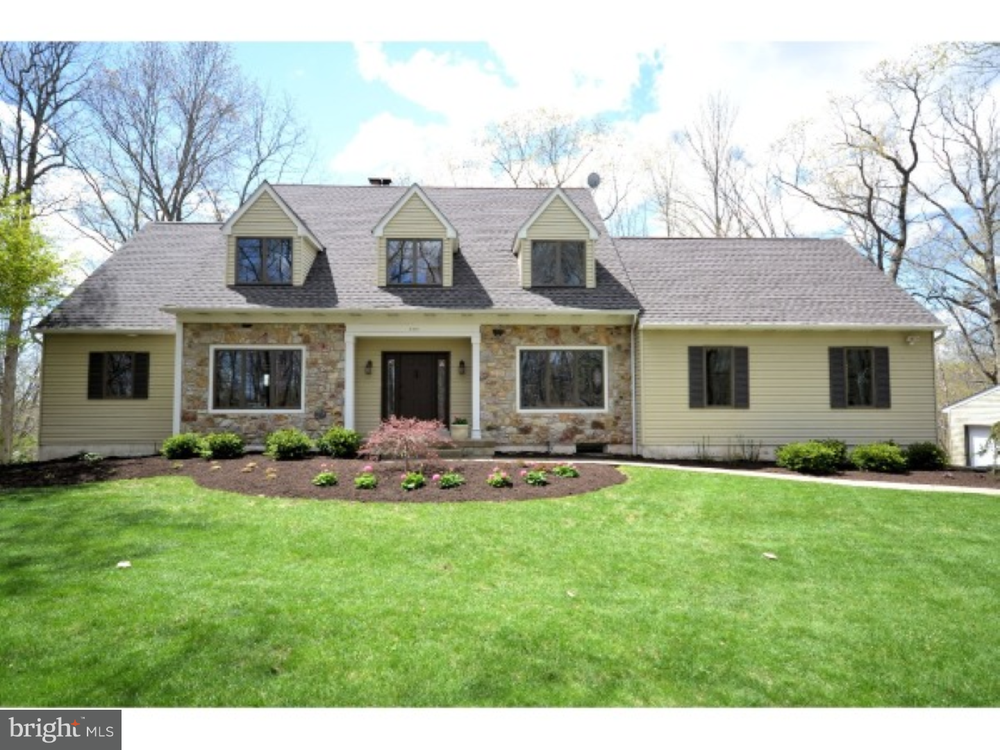 2802 Hill Road Green Lane, PA 18054 - Photo 1 of 25 Front Yard