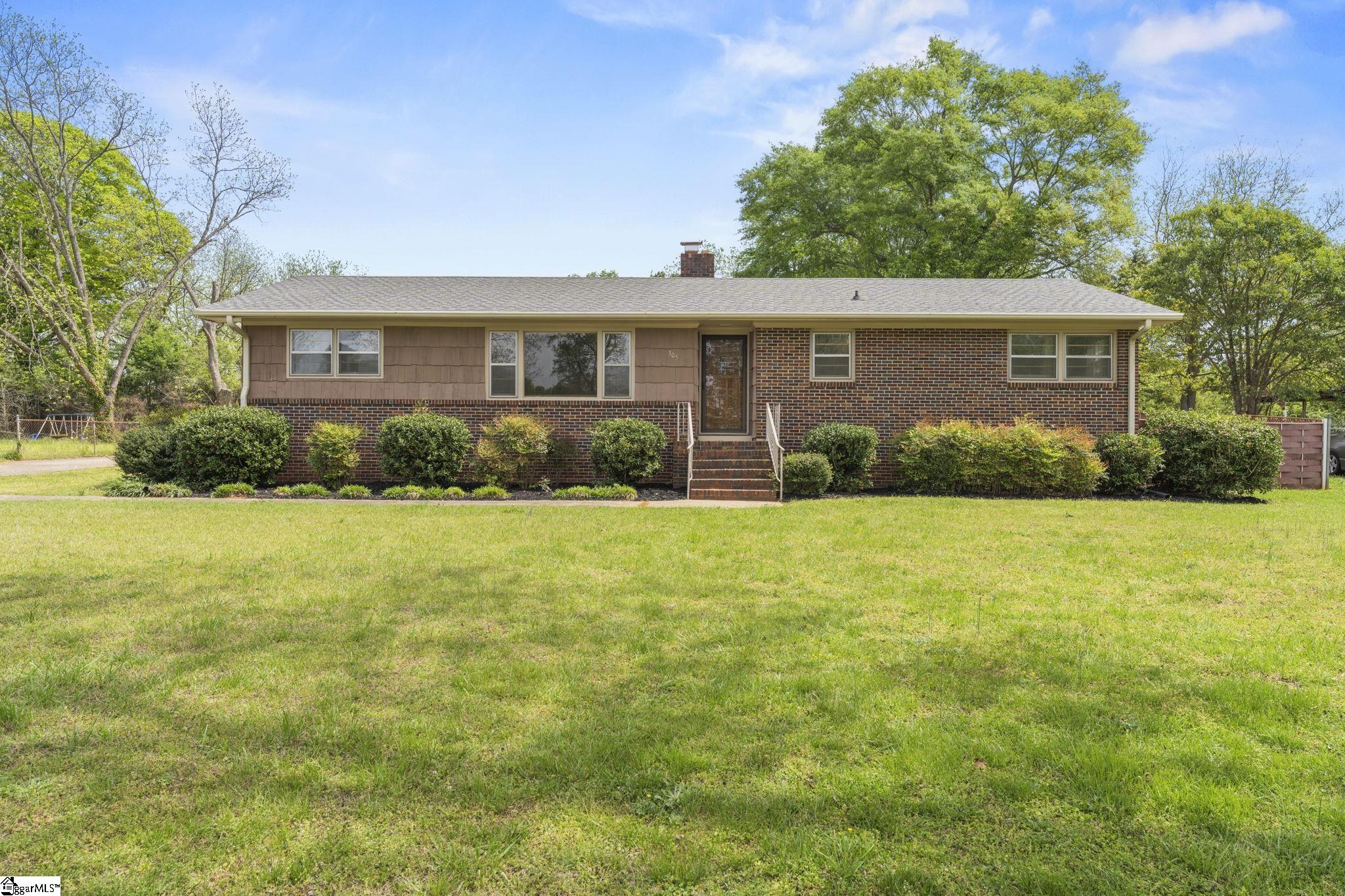 305 Nelson Drive Anderson, SC 29621 - Photo 1 of 36