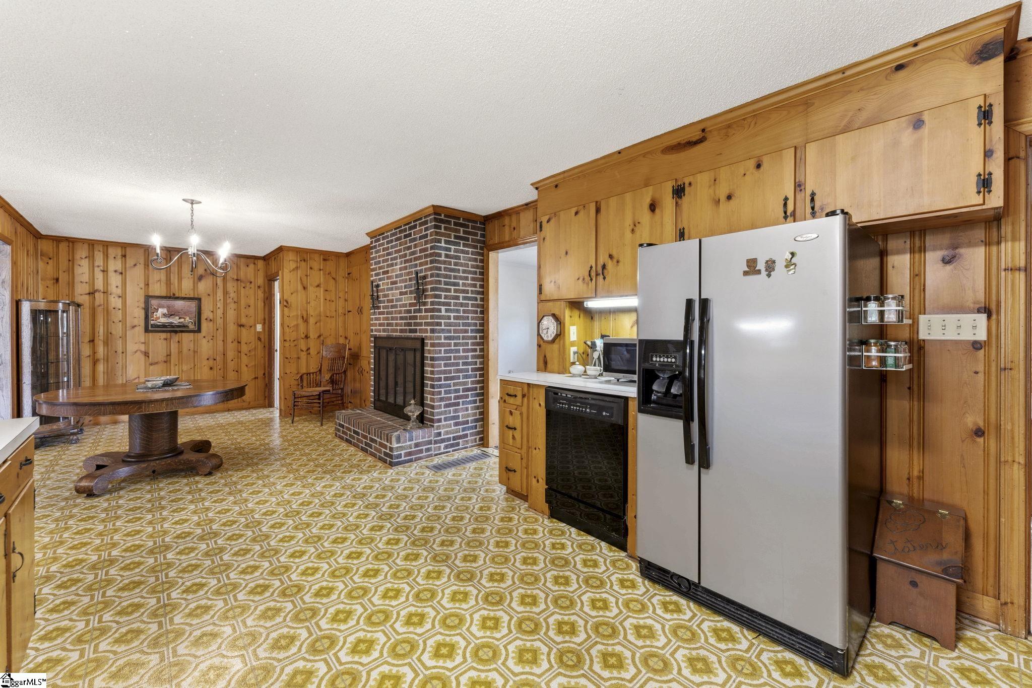 305 Nelson Drive Anderson, SC 29621 - Photo 3 of 36