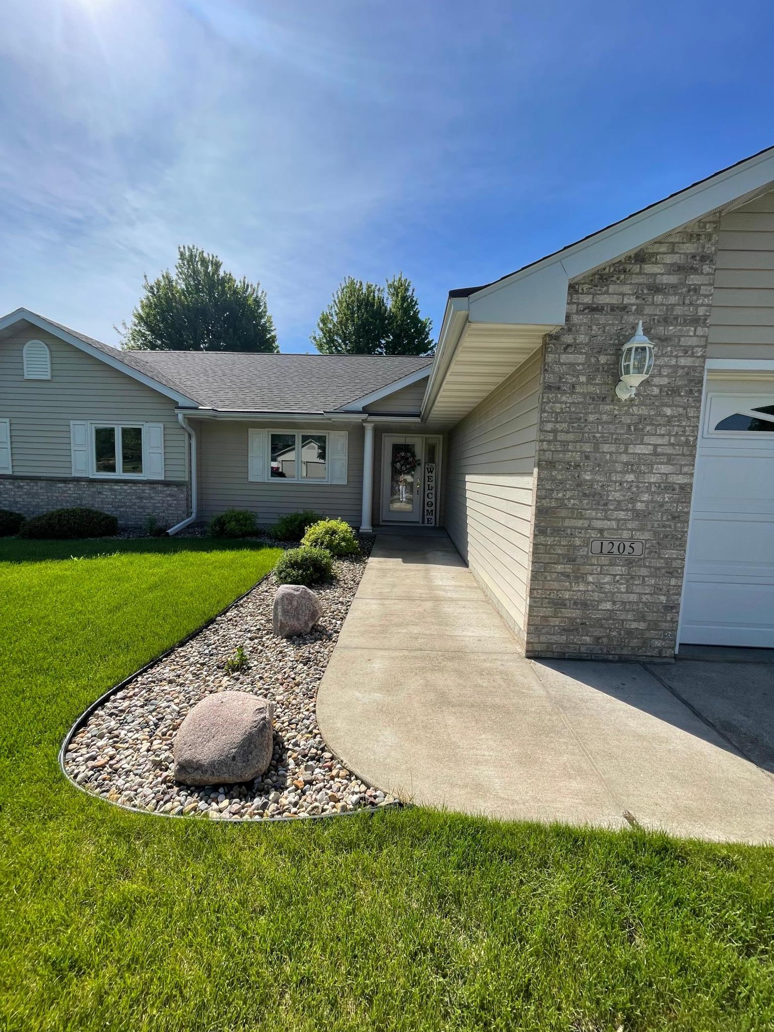 1205 26th Street Southwest Austin, MN 55912 - Photo 2 of 32