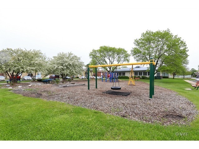 8876 Golf Road, Unit 2G Des Plaines, IL 60016 - Photo 17 of 19