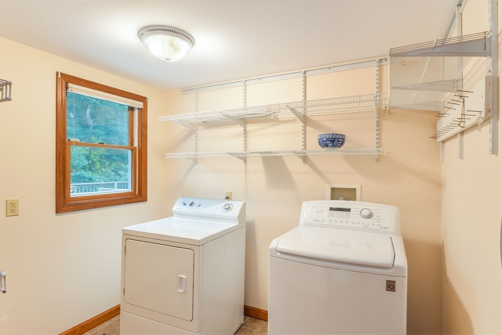 1065 Governor Prence Road Eastham, MA 02642 - Photo 9 of 38