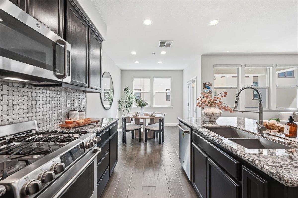 2951 Via Roma Place, Unit 36 Santa Clara, CA 95051 - Photo 13 of 61 Gallery Image 13