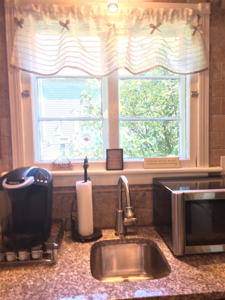 179 Grove Street Rutland, VT 05701 - Photo 5 of 24 Gallery Image 5
