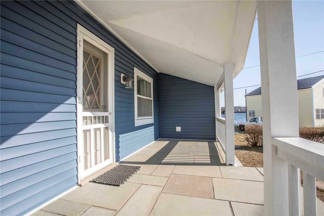 305 Riverside Street Portsmouth, RI 02871 - Photo 13 of 40