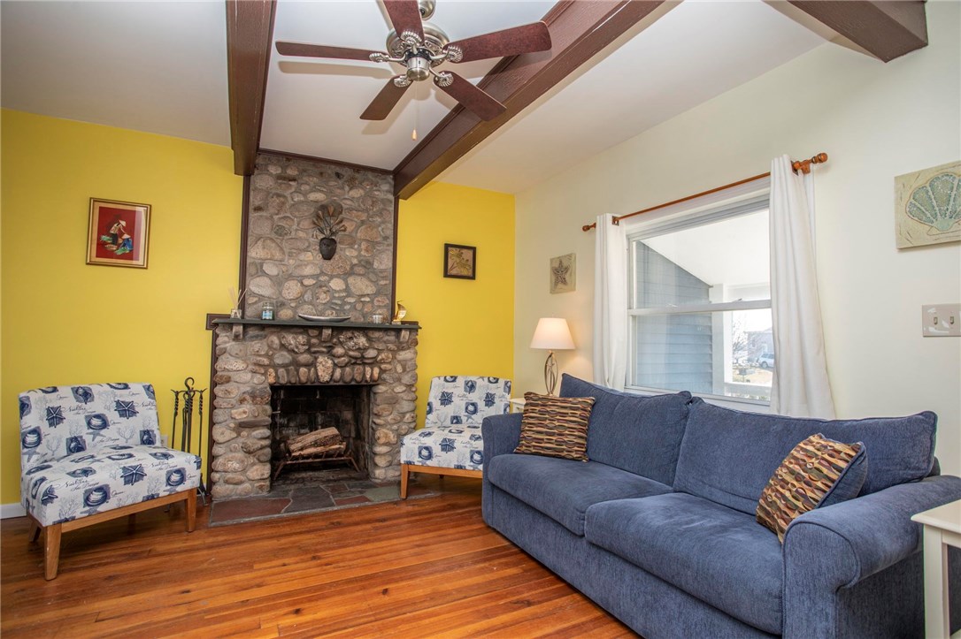 305 Riverside Street Portsmouth, RI 02871 - Photo 15 of 40